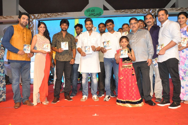 Bhale Bhale Magadivoy Movie Audio Launch event held at Hyderabad. Allu Arjun, Actor Nani, Actress Lavanya Tripathi, Allu Aravind, Music Director Gopi Sunder, Anchor Anasuya graced the meet. Allu Arjun,nani,Bale Bale Magadivoy Audio Launch,Bale Bale Magadivoy,Lavanya Tripathi,Allu Aravind,Bale Bale Magadivoy Audio Launch pics,Bale Bale Magadivoy Audio Launch images,Bale Bale Magadivoy Audio Launch photos,Bale Bale Magadivoy Audio Launch still