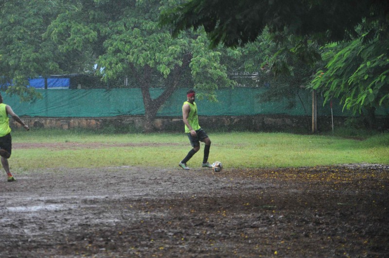 Photos of Ranbir Kapoor and Dino Morea Playing Football. Ranbir Kapoor,Dino Morea,Ranbir Kapoor Playing Football,Dino Morea Playing Football,Ranbir Kapoor latest pics,Ranbir Kapoor latest images,Ranbir Kapoor latest photos,Ranbir Kapoor latest stills,Ranbir Kapoor latest pictures