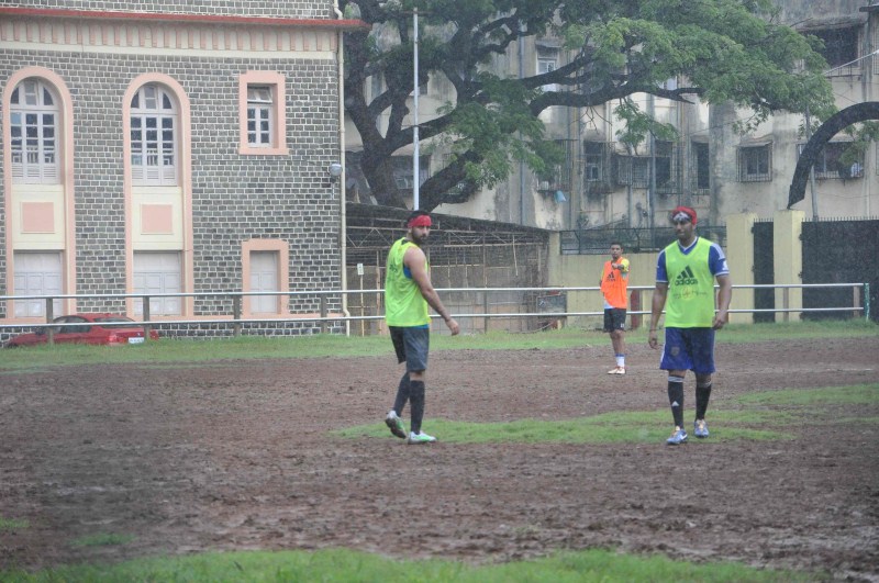Photos of Ranbir Kapoor and Dino Morea Playing Football. Ranbir Kapoor,Dino Morea,Ranbir Kapoor Playing Football,Dino Morea Playing Football,Ranbir Kapoor latest pics,Ranbir Kapoor latest images,Ranbir Kapoor latest photos,Ranbir Kapoor latest stills,Ranbir Kapoor latest pictures