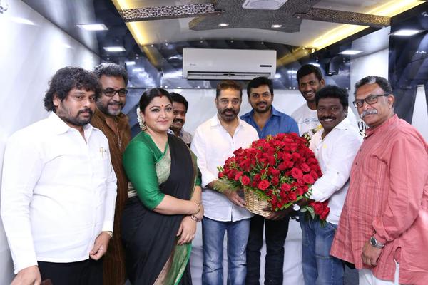 South Indian Actor Vishal, Karthi and Nasser meet Kamal Haasan. Vishal,Karthi,Nasser,Kamal Hassan,Nadigar Sangam,Nadigar Sangam election