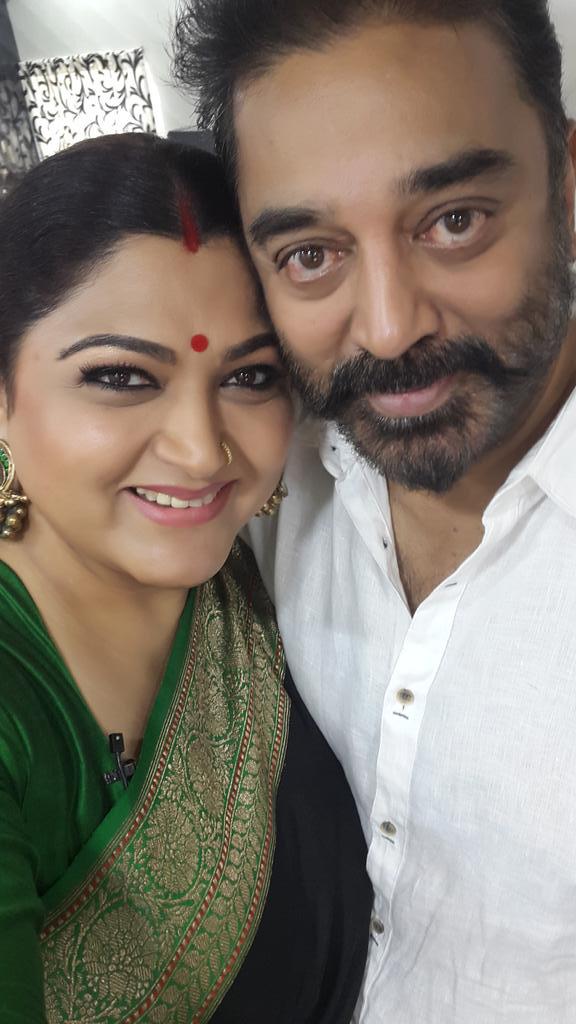 Actress Kushboo selfie with Ulaga Nayagan Kamal Haasan. Ulaga Nayagan,Kushboo,actress Kushboo,Kushboo sunder,Ulaga Nayagan Kamal Hassan,Kamal Hassan