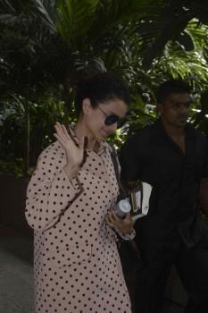 Bollywood Actress Kangana Ranaut and Actor Imran Khan Spotted at International Airport.