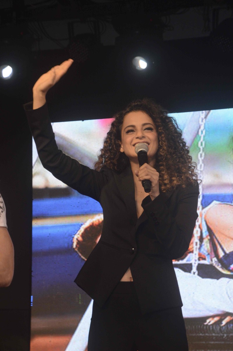 Bollywood Actress Kangana Ranaut and Actor Imran Khan promote their upcoming movie Katti Batti at Umang Festival. Kangana Ranaut,Imran Khan,Kangana Ranaut and Imran Khan,Katti Batti Movie Promotion,Katti Batti,bollywood movie Katti Batti,Katti Batti Movie Promotion at Umang Festival,Umang Festival