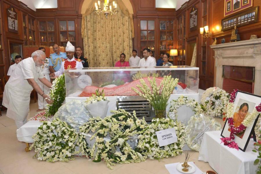 Indian president Pranab Mukherjee's wife Suvra Mukherjee passed away at 10:51 am on Tuesday, 18 August.. Suvra Mukherjee,Suvra Mukherjee death,Pranab Mukherjee wife,Pranab Mukherjee wife dies,Suvra Mukherjee photos,Dignitaries Pay Homage to Suvra Mukherjee,Rashtrapati Bhavan