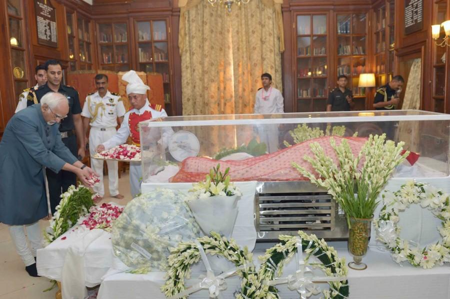 Indian president Pranab Mukherjee's wife Suvra Mukherjee passed away at 10:51 am on Tuesday, 18 August.. Suvra Mukherjee,Suvra Mukherjee death,Pranab Mukherjee wife,Pranab Mukherjee wife dies,Suvra Mukherjee photos,Dignitaries Pay Homage to Suvra Mukherjee,Rashtrapati Bhavan