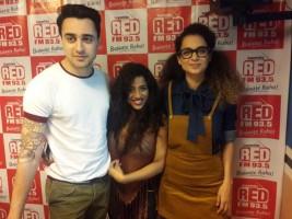 Imran khan,Kangana,Kangana Ranaut,Katti Batti,Katti Batti movie promotion,Katti Batti at Radio Station,Imran and Kangana,Katti Batti movie promotion pics,Katti Batti movie promotion images,Katti Batti movie promotion photos,Katti Batti movie promotion sti