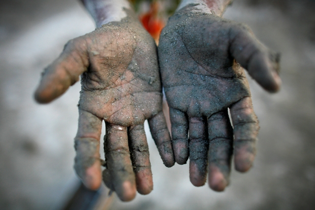 World Photography Day is celebrated on 19 August every year. World photography day 2015,world photography day special,Child labour,Child labour photos,shocking photos of child labour