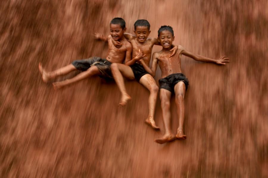 World Photography Day is celebrated on 19 August every year. Amazing photographs,best photos,happy photos,photos that make us happy,refreshing photos