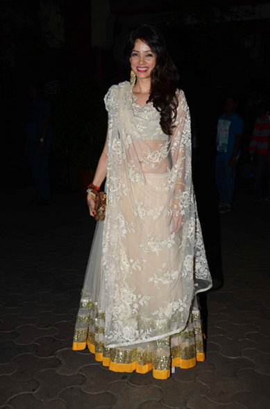 Bollywood Actress Sushmita Sen, Ameesha Patel and others at Queenie Singh's Wedding Bash. Sushmita Sen,Ameesha Patel,Sushmita Sen at Queenie Singh's Wedding Bash,Ameesha Patel at Queenie Singh's Wedding Bash,Queenie Singh Wedding Bash,Queenie Singh Wedding,Queenie Singh Wedding Bash pics,Queenie Singh Wedding Bash images,Queenie Sing