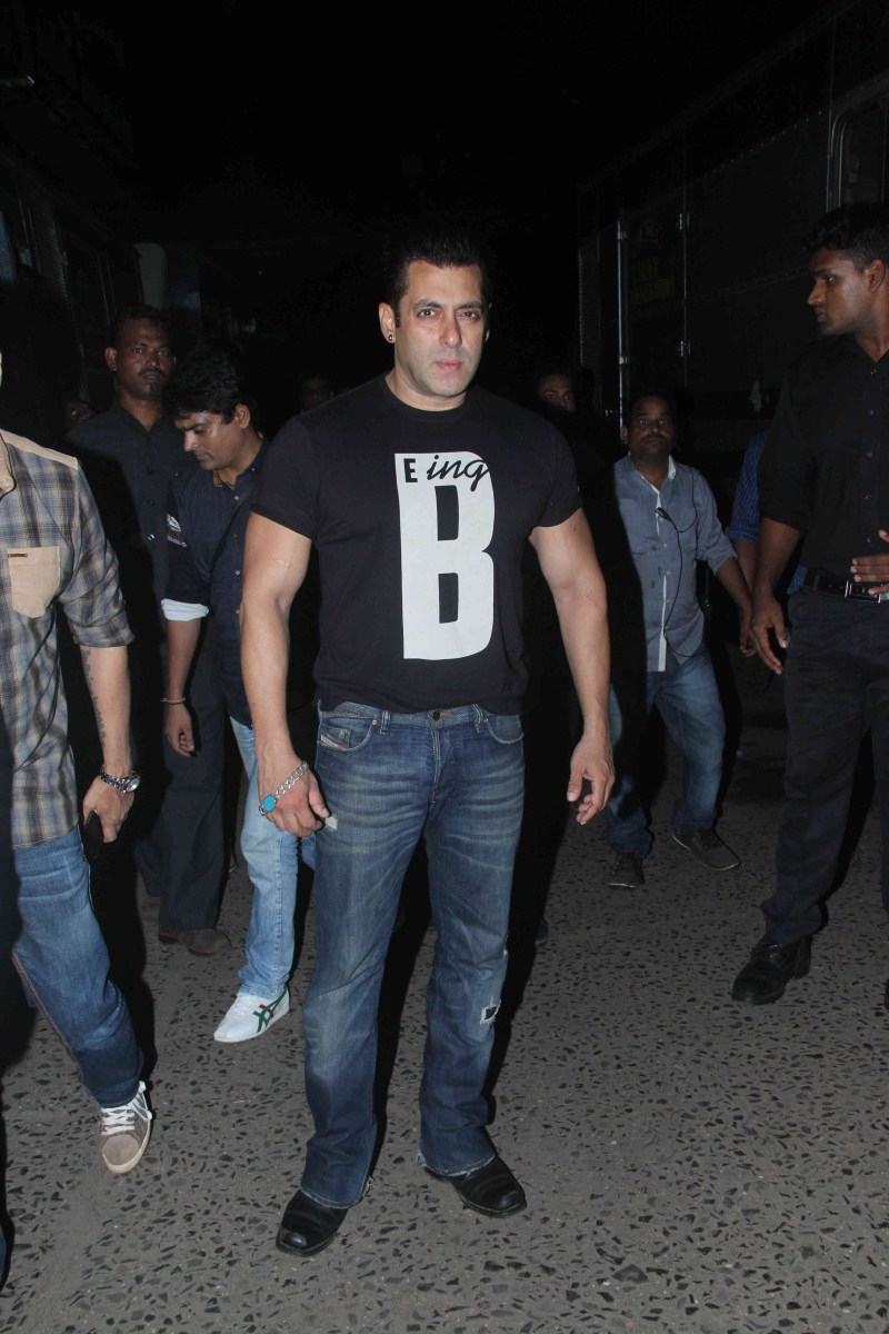 Photos of Bollywood Actor Salman Khan, Sooraj Pancholi and Athiya Shetty promote Hero on the sets of Jhalak Reloaded. Salman Khan,Sooraj Pancholi,Athiya Shetty,Hero movie promotion,Hero promotion,Salman Khan promotes Hero Movie,Jhalak Reloaded,Hero on the sets of Jhalak Reloaded