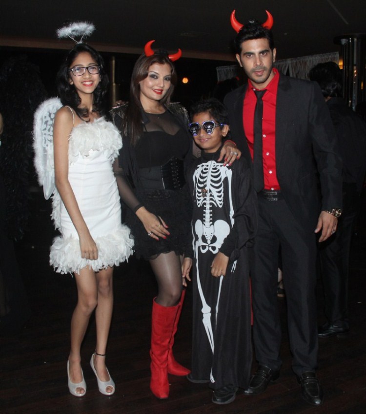 Photos of Deepshikha's Birthday Bash. Kaishav Arora, Sana Khan, Ayub Khan, Aackruti Nagpal, Ranjit, Nazneen and others graced the event. Deepshikha's Birthday Bash,Deepshikha Birthday Bash,Deepshikha Birthday celebration,Deepshikha Birthday celebration pics,Deepshikha Birthday celebration images,Deepshikha Birthday celebration photos,Deepshikha Birthday celebration stills