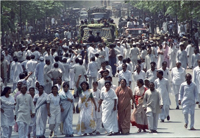 Rajiv Gandhi's 71st birth anniversary is celebrated on 20 August 2015. Rajiv Gandhi birth anniversary,Rajiv gandhi rare and unseen photos