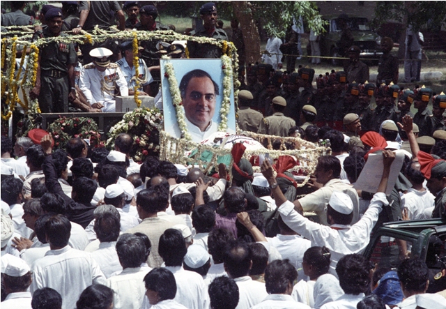 Rajiv Gandhi's 71st birth anniversary is celebrated on 20 August 2015. Rajiv Gandhi birth anniversary,Rajiv gandhi rare and unseen photos