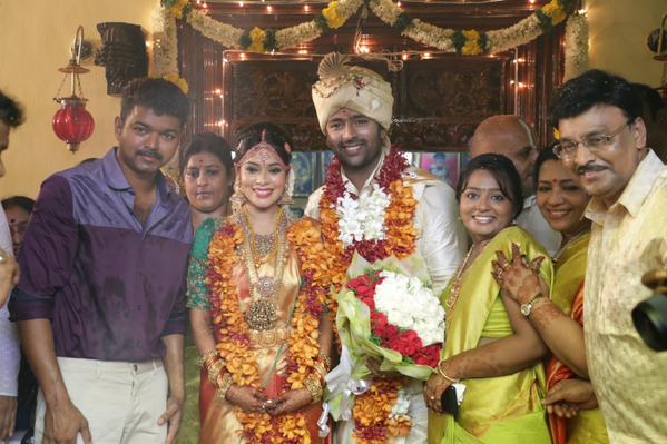 South Indian Actor Vijay at Shanthanu Marriage Puli,vijay,Vijay at Shanthanu Marriage,Vijay at Shanthanu wedding,actor vijay,ilayathalapathy vijay,Shanthanu Marriage,Shanthanu wedding