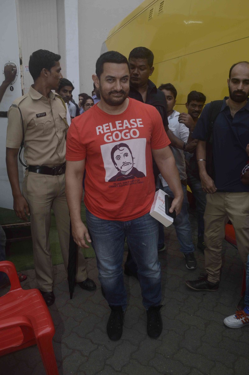 Bollywood Actor Aamir Khan Spotted at Mehboob Studio. Aamir Khan,actor Aamir Khan,Aamir Khan Spotted at Mehboob Studio,Mehboob Studio,bollywood actor Aamir Khan,Aamir Khan latest pics,Aamir Khan latest images,Aamir Khan latest photos,Aamir Khan latest stills,Aamir Khan latest pictures