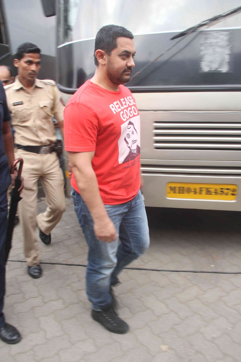 Bollywood Actor Aamir Khan Spotted at Mehboob Studio. Aamir Khan,actor Aamir Khan,Aamir Khan Spotted at Mehboob Studio,Mehboob Studio,bollywood actor Aamir Khan,Aamir Khan latest pics,Aamir Khan latest images,Aamir Khan latest photos,Aamir Khan latest stills,Aamir Khan latest pictures