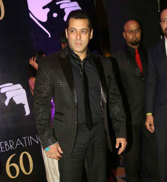Bollywood Actor Salman Khan at Chiranjeevi's 60th Birthday Celebration. Salman Khan,Salman Khan at Chiranjeevi's 60th Birthday Celebration,Chiranjeevi's 60th Birthday Celebration,Chiranjeevi 60th Birthday Celebration,Chiranjeevi