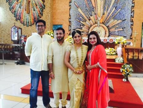 South Indian actress Muktha has been engaged to singer Rimi Tomy's brother Rinku Tomy.