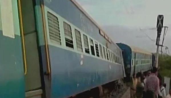 Bangalore-Nanded Express collides with lorry in Andhra. Bangalore-Nanded Express,Bangalore nanded express,train accident,Bangalore train accident