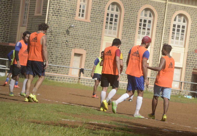 Photos of Bollywood Actor Ranbir Kapoor snapped at the Football Practice Session. Ranbir Kapoor,Ranbir Kapoor playing football,Ranbir Kapoor snapped at the Football Practice,Ranbir Kapoor latest pics,Ranbir Kapoor latest images,Ranbir Kapoor latest photos,Ranbir Kapoor latest stills,Ranbir Kapoor latest pictures