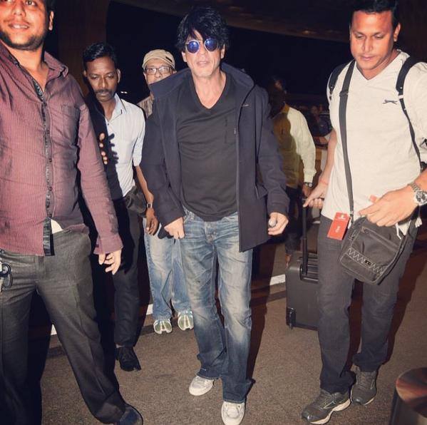 Photos of Bollywood Actor Shahrukh Khan and Kajol Leave for Iceland to Shoot a Song for Dilwale. Dilwale,srk,Shahrukh Khan,Dilwale song shoot,srk at Dilwale song shoot,Actor Shahrukh Khan,Shahrukh Khan latest pics,Shahrukh Khan latest images,Shahrukh Khan latest photos,Shahrukh Khan latest stills,Shahrukh Khan latest pictures