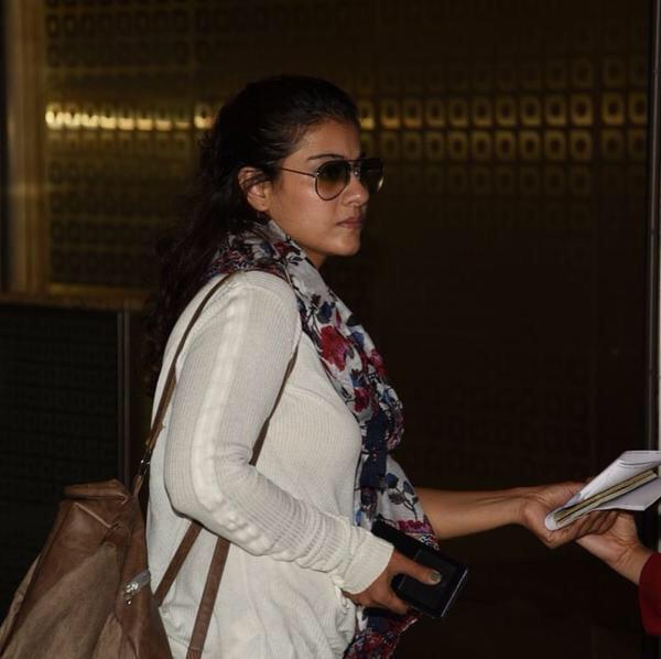 Photos of Bollywood Actor Shahrukh Khan and Kajol Leave for Iceland to Shoot a Song for Dilwale. Dilwale,srk,Shahrukh Khan,Dilwale song shoot,srk at Dilwale song shoot,Actor Shahrukh Khan,Shahrukh Khan latest pics,Shahrukh Khan latest images,Shahrukh Khan latest photos,Shahrukh Khan latest stills,Shahrukh Khan latest pictures