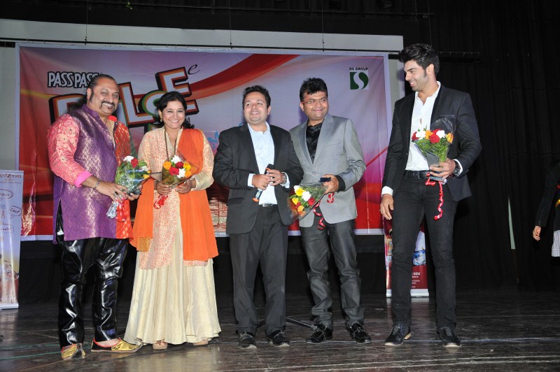 Photos of Celebs at Megh Malhar 2015. Megh Malhar 2015,Megh Malhar,Celebs at Megh Malhar 2015,Megh Malhar 2015 pics,Aneel Murarka,Kavita Seth,Ravindra Jain,Leslie Lewis,Roop Kumar Rathod,Sonali Rathod,Vipul Roy