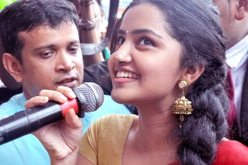 Anupama Parameshwaran inaugurates Sanza Gold. Anupama Parameshwaran,Anupama Parameshwaran photos,Anupama Parameshwaran latest stills,Anupama Parameshwaran new photos