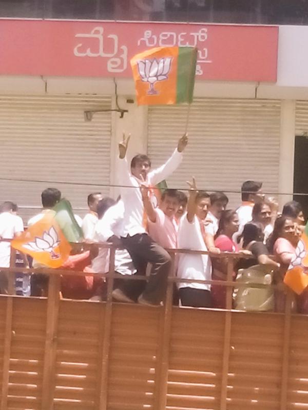Peoples casting their votes for BBMP Election in Bangalore. BBMP Elections 2015,BBMP Elections,BBMP,vote,bangalore,bbmp bangalore