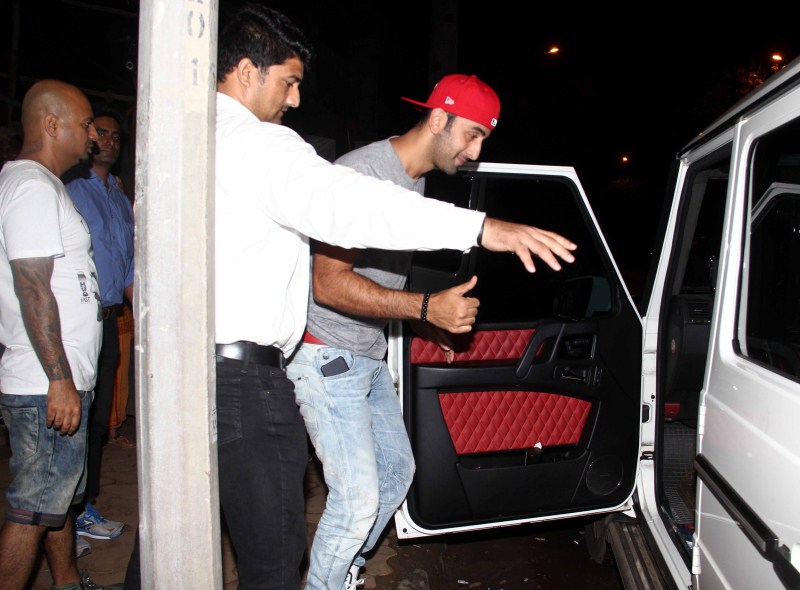 Bollywood Actor Ranbir Kapoor snapped at Hakim’s Aalim Salon and Tattoo Lounge Versova. Ranbir Kapoor,Ranbir Kapoor snapped at Hakim’s Aalim Salon,Ranbir Kapoor snapped at Hakim’s Aalim Salon and Tattoo Lounge Versova,Ranbir Kapoor latest pics,Ranbir Kapoor latest images,Ranbir Kapoor latest photos,Ranbir Kapoor latest stills,Ranbir Kapo