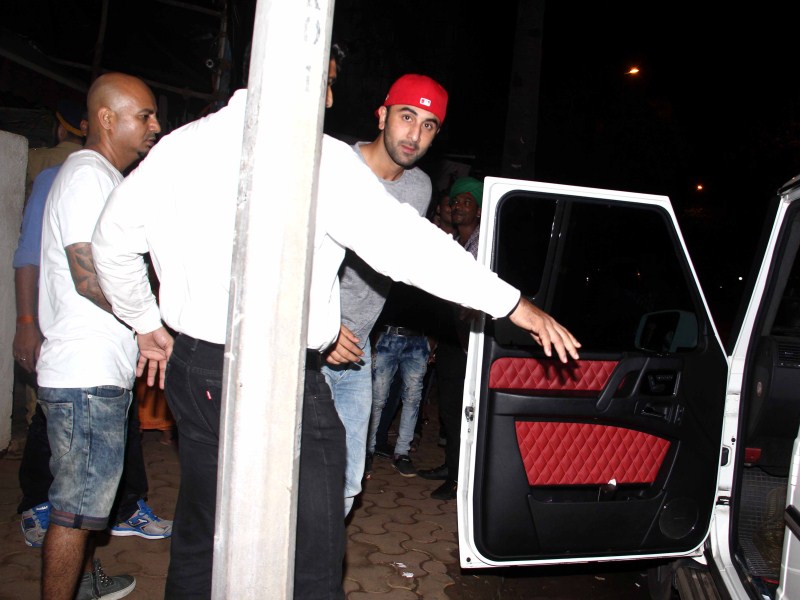Bollywood Actor Ranbir Kapoor snapped at Hakim’s Aalim Salon and Tattoo Lounge Versova. Ranbir Kapoor,Ranbir Kapoor snapped at Hakim’s Aalim Salon,Ranbir Kapoor snapped at Hakim’s Aalim Salon and Tattoo Lounge Versova,Ranbir Kapoor latest pics,Ranbir Kapoor latest images,Ranbir Kapoor latest photos,Ranbir Kapoor latest stills,Ranbir Kapo