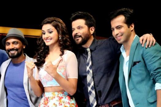 Photos of Bollywood Actor Anil Kapoor, John Abraham promote Welcome Back on the set of dance .