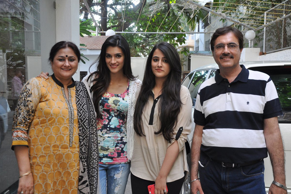 Bollywood Actress Kriti Sanon to celebrate Raksha Bandhan with her Sister. Kriti Sanon,Kriti Sanon to celebrate Raksha Bandhan with her Sister,Raksha Bandhan,sister,Raksha Bandhan celebration,celbs celebrate Raksha Bandhan
