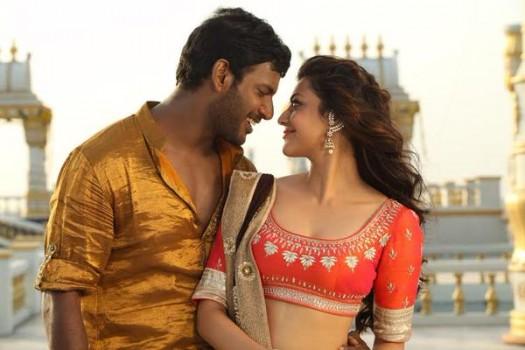 Actor Vishal and Actress Kajal Agarwal stills from Paayum Puli Movie.