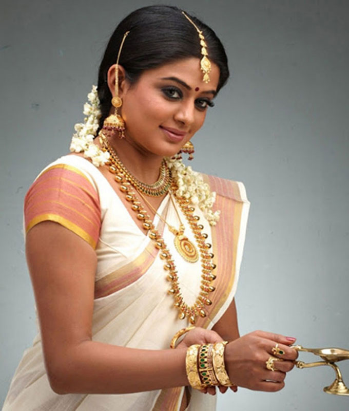 Indian Celebs look gorgeous in Kerala Saree. Onam,Onam Special,Onam 2015,Celebs look gorgeous in Kerala Saree,Celebs in Kerala Saree,Kerala Saree,actress in Kerala Saree,Onam special
