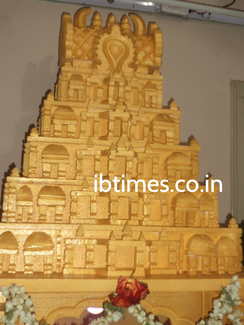 Varalakshmi Vrata is a festival to propitiate the goddess Lakshmi, the consort of Vishnu, one of the Hindu Trinity. Varalakshmi,Varalakshmi Vratam,Varalakshmi festival,Varalakshmi 2015,god Lakshmi,Varalakshmi festival wishes,Varalakshmi festival pictures,Varalakshmi festival pics,Varalakshmi festival images,Varalakshmi festival celebrations,Varamahalakshmi,Varamahalaks