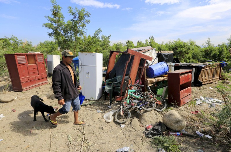 People cross the Tachira river border as Venezuela steps up deportation of Colombians in what it says is an effort to crack down on paramilitary gangs. Venezuela and Colombia Border Crisis,Venezuela,Colombia,Venezuela Border Crisis,Colombia Border Crisis,Border Crisis,Tachira river border,Tachira river