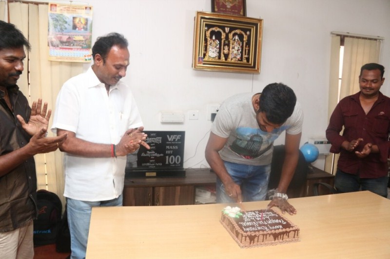 South Indian Actor Vishal Birthday Celebration. Vishal,Vishal Birthday Celebration,actor Vishal,Vishal Birthday Celebration pics,Vishal Birthday Celebration images,Vishal Birthday Celebration photos,Vishal Birthday,Vishal Birthday Celebration stills,Vishal Birthday Celebration pictures