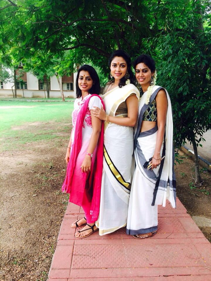 Amala Paul celebrated Onam 2015 with her friends and family. Amala paul,amala paul onam,amala paul onam celebrations,amala paul onam 2015