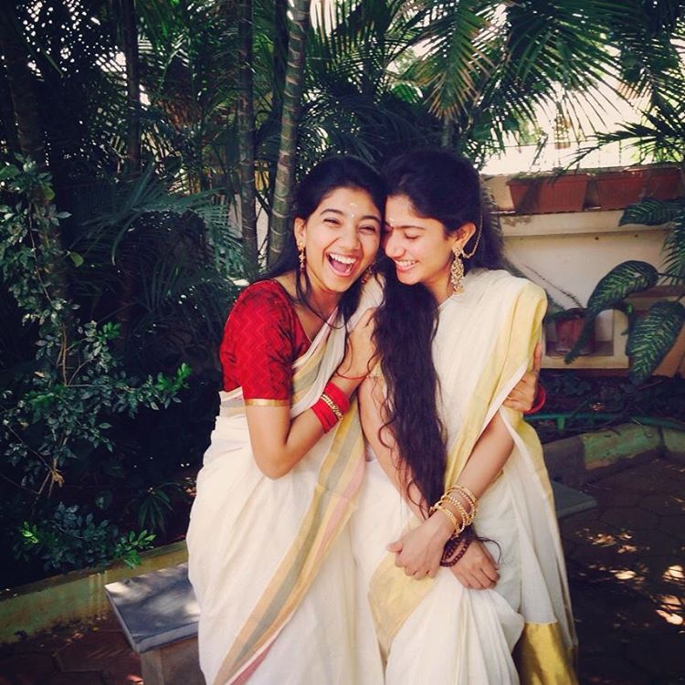 Sai Pallavi celebrated the first Onam with her family. Sai Pallavi,Sai Pallavi onam celebrations,Sai Pallavi onam,sai pallavi onam,Sai Pallavi facebook,Sai Pallavi onam photos,Sai Pallavi sister pooja