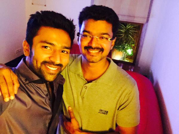 South Indian Actor Ilayathalapathy Vijay hosts dinner for Shanthanu and Keerthi. Ilayathalapathy,Ilayathalapathy Vijay,Vijay hosts dinner for Shanthanu and Keerthi,Vijay and sangeetha,sangeetha,Shanthanu and Keerthi,Shanthanu,Keerthi