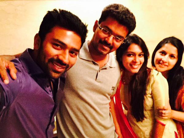 South Indian Actor Ilayathalapathy Vijay hosts dinner for Shanthanu and Keerthi. Ilayathalapathy,Ilayathalapathy Vijay,Vijay hosts dinner for Shanthanu and Keerthi,Vijay and sangeetha,sangeetha,Shanthanu and Keerthi,Shanthanu,Keerthi