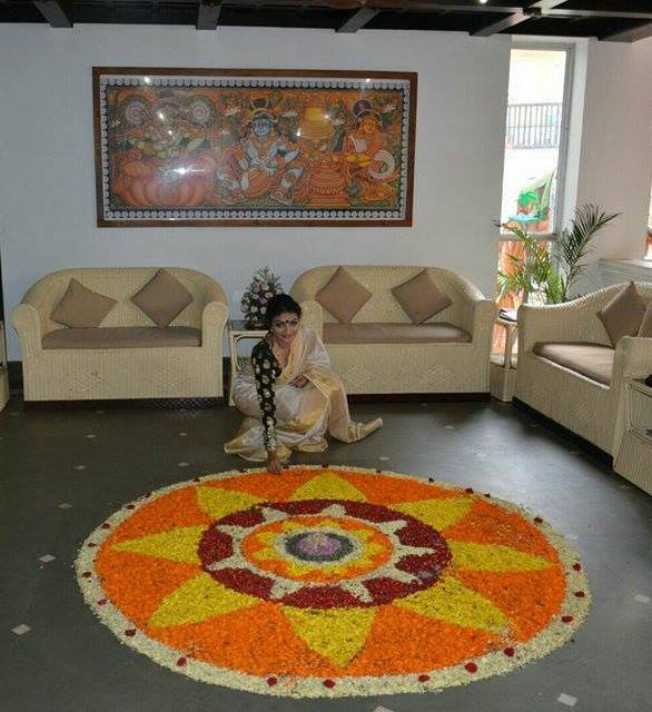 Malayalam celebrities celebrated Onam 2015 on Friday, 28 August. Onam 2015,malayalam celebs onam celebrations,mollywood celebs onam,mammootty onam,dulquer salmaan onam