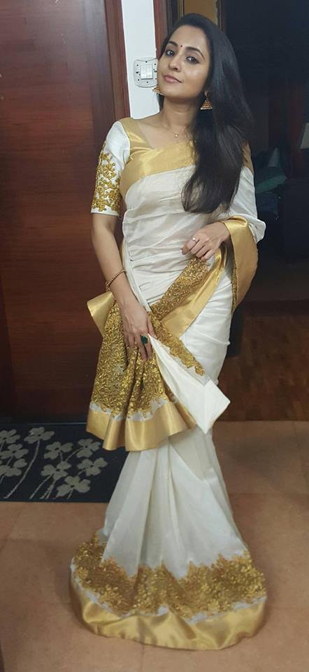 Malayalam celebrities celebrated Onam 2015 on Friday, 28 August. Onam 2015,malayalam celebs onam celebrations,mollywood celebs onam,mammootty onam,dulquer salmaan onam