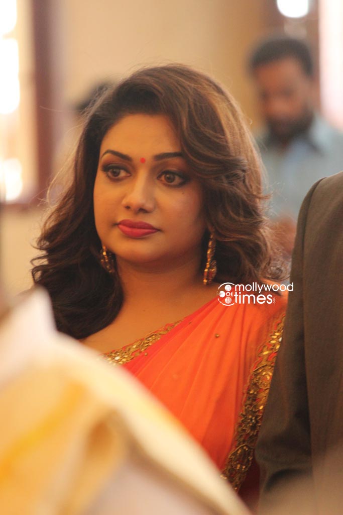 Muktha and Rinku Tomy got married on Sunday, 30 August. Muktha wedding photos,muktha rinku tomy wedding,rinku tomy wedding,muktha chatta mundu wedding,rimi tomy brother wedding