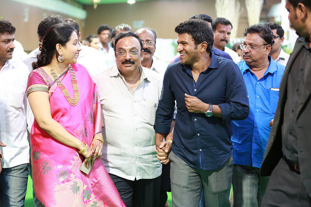 Kannada Actor Shivarajkumar daughter Nirupama's Wedding. Shivarajkumar,Shivarajkumar daughter Nirupama,Shivarajkumar daughter Nirupama wedding,Shivarajkumar daughter Nirupama marriage,Nirupama marriage,Nirupama wedding,Nirupama and Dileep,Nirupama and Dileep marriage,Nirupama and Dileep wedding,shivarajkumar,Sh