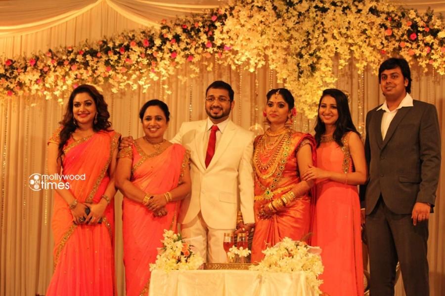Celebrities from Malayalam entertainment industry attended the wedding receptiion of Muktha and Rinku Tomy. Muktha,muktha wedding reception,muktha reception photos,muktha rinku wedding reception