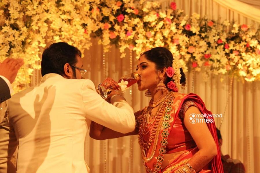 Celebrities from Malayalam entertainment industry attended the wedding receptiion of Muktha and Rinku Tomy. Muktha,muktha wedding reception,muktha reception photos,muktha rinku wedding reception