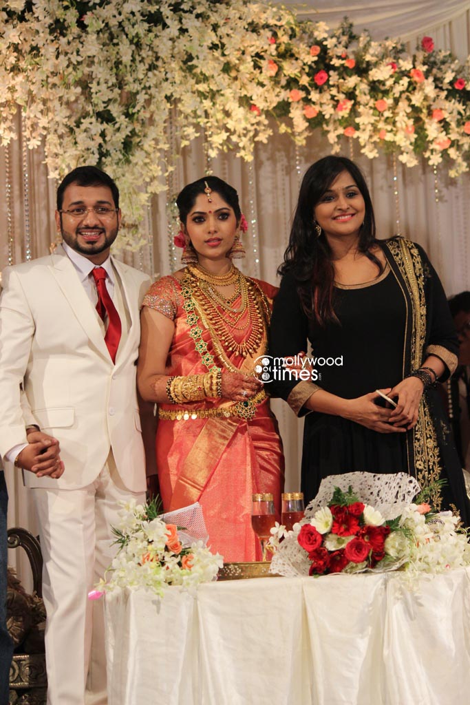 Celebrities from Malayalam entertainment industry attended the wedding receptiion of Muktha and Rinku Tomy. Muktha,muktha wedding reception,muktha reception photos,muktha rinku wedding reception