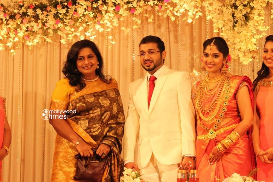 Celebrities from Malayalam entertainment industry attended the wedding receptiion of Muktha and Rinku Tomy. Muktha,muktha wedding reception,muktha reception photos,muktha rinku wedding reception